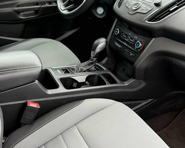 Белый Форд Эскейп, объемом двигателя 2.49 л и пробегом 131 тыс. км за 13300 $, фото 33 на Automoto.ua