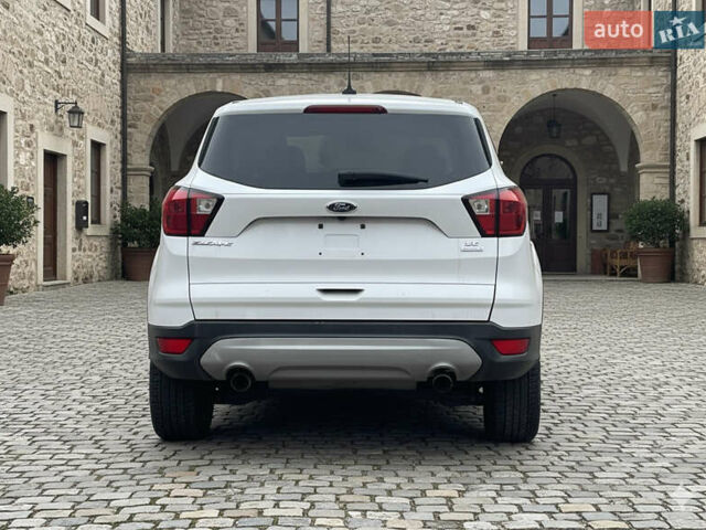 Білий Форд Ескейп, об'ємом двигуна 1.5 л та пробігом 336 тис. км за 8450 $, фото 4 на Automoto.ua