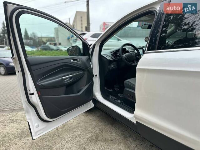 Білий Форд Ескейп, об'ємом двигуна 1.5 л та пробігом 173 тис. км за 14800 $, фото 15 на Automoto.ua