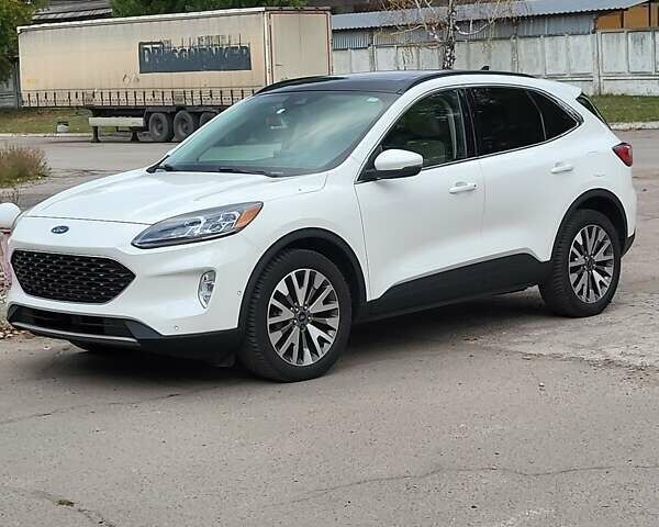 Белый Форд Эскейп, объемом двигателя 2.5 л и пробегом 135 тыс. км за 23000 $, фото 5 на Automoto.ua