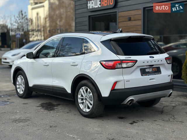Белый Форд Эскейп, объемом двигателя 1.5 л и пробегом 110 тыс. км за 15999 $, фото 10 на Automoto.ua