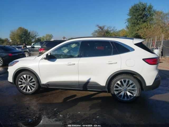 Белый Форд Эскейп, объемом двигателя 2.5 л и пробегом 98 тыс. км за 5500 $, фото 13 на Automoto.ua