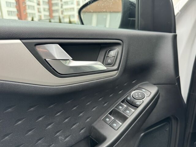 Белый Форд Эскейп, объемом двигателя 2.5 л и пробегом 78 тыс. км за 20300 $, фото 7 на Automoto.ua