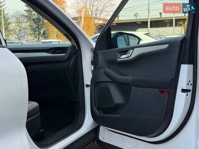 Білий Форд Ескейп, об'ємом двигуна 2.5 л та пробігом 60 тис. км за 19500 $, фото 57 на Automoto.ua