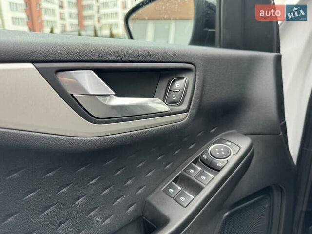 Белый Форд Эскейп, объемом двигателя 2.5 л и пробегом 73 тыс. км за 20800 $, фото 10 на Automoto.ua