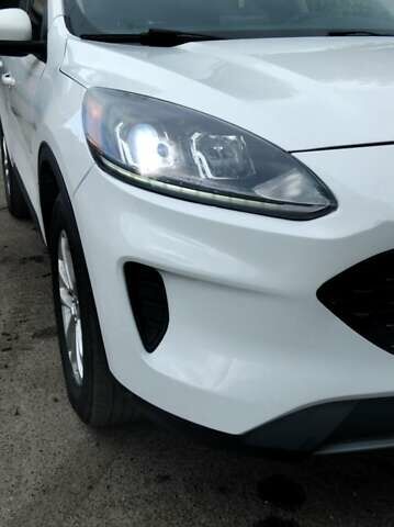 Белый Форд Эскейп, объемом двигателя 1.5 л и пробегом 149 тыс. км за 15000 $, фото 9 на Automoto.ua