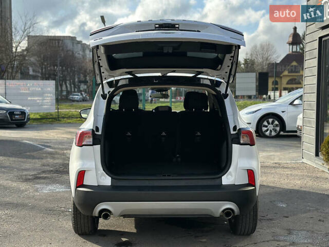 Белый Форд Эскейп, объемом двигателя 1.5 л и пробегом 110 тыс. км за 15999 $, фото 14 на Automoto.ua