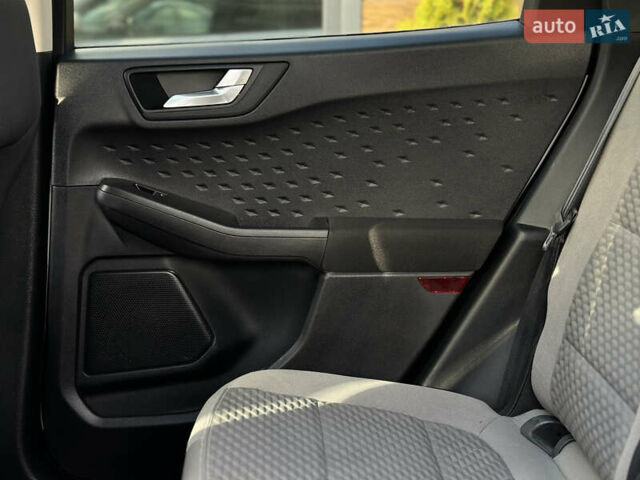 Белый Форд Эскейп, объемом двигателя 1.5 л и пробегом 110 тыс. км за 15999 $, фото 48 на Automoto.ua