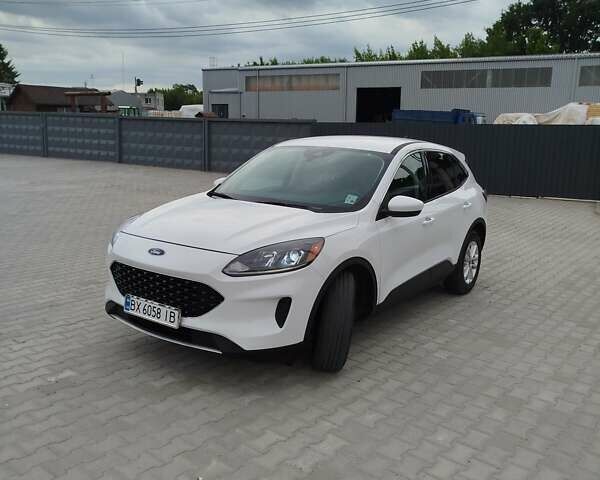 Білий Форд Ескейп, об'ємом двигуна 1.5 л та пробігом 79 тис. км за 15600 $, фото 3 на Automoto.ua