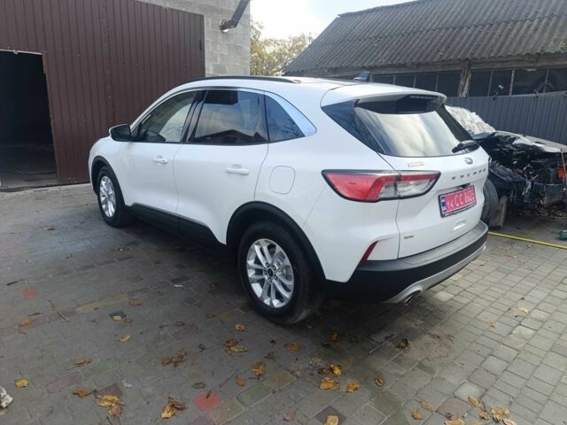 Белый Форд Эскейп, объемом двигателя 1.5 л и пробегом 108 тыс. км за 15500 $, фото 2 на Automoto.ua