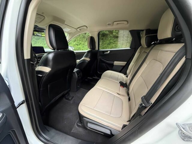 Белый Форд Эскейп, объемом двигателя 2 л и пробегом 43 тыс. км за 12300 $, фото 11 на Automoto.ua