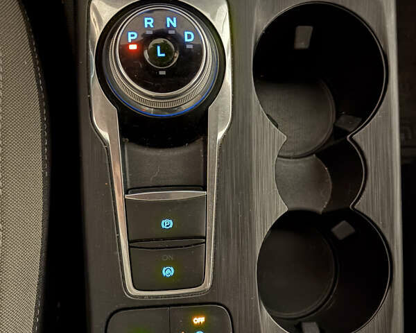 Білий Форд Ескейп, об'ємом двигуна 1.5 л та пробігом 36 тис. км за 16300 $, фото 3 на Automoto.ua