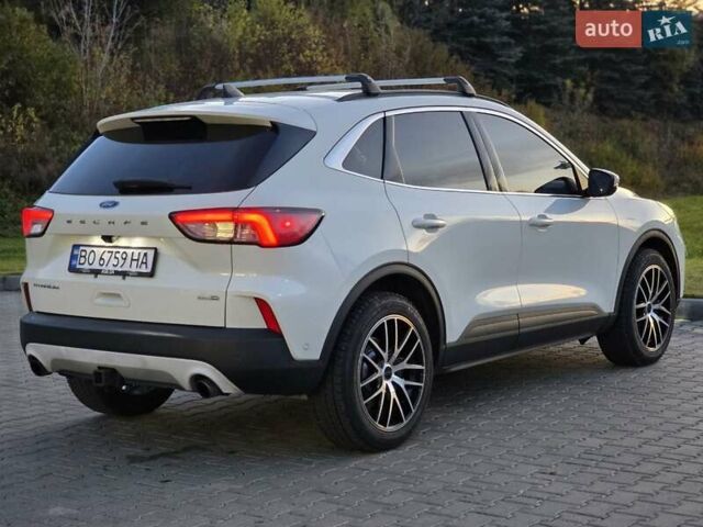 Форд Эскейп 2020 в Тернополе на Automoto.ua Белый Форд Эскейп, объемом двигателя 2 л и пробегом 89 тыс. км за 17499 $, фото 15 на Automoto.ua