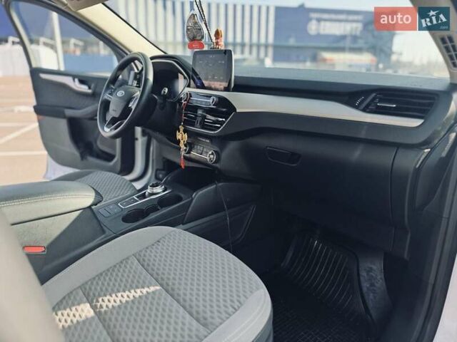 Білий Форд Ескейп, об'ємом двигуна 1.5 л та пробігом 89 тис. км за 18999 $, фото 27 на Automoto.ua