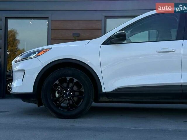 Білий Форд Ескейп, об'ємом двигуна 2.5 л та пробігом 60 тис. км за 19500 $, фото 7 на Automoto.ua