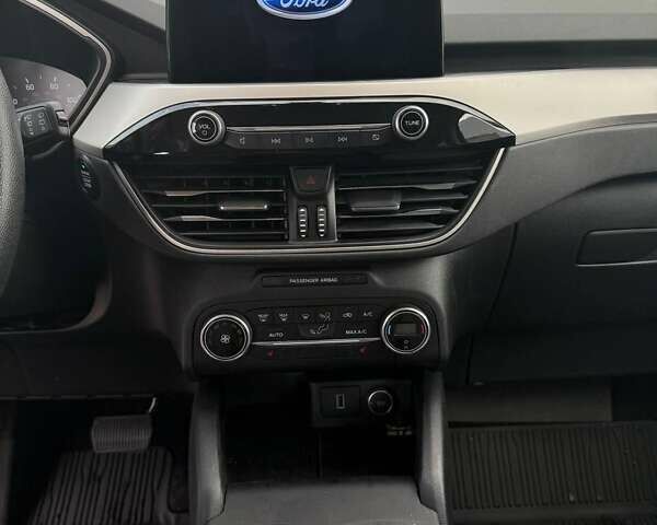 Белый Форд Эскейп, объемом двигателя 1.5 л и пробегом 129 тыс. км за 16000 $, фото 5 на Automoto.ua