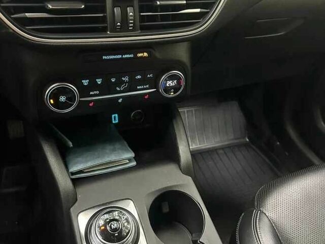 Білий Форд Ескейп, об'ємом двигуна 2 л та пробігом 79 тис. км за 19000 $, фото 7 на Automoto.ua