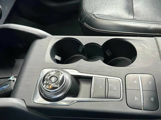 Белый Форд Эскейп, объемом двигателя 2 л и пробегом 34 тыс. км за 4800 $, фото 9 на Automoto.ua