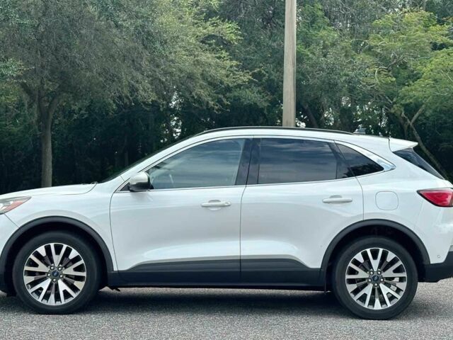 Белый Форд Эскейп, объемом двигателя 2 л и пробегом 34 тыс. км за 4800 $, фото 2 на Automoto.ua