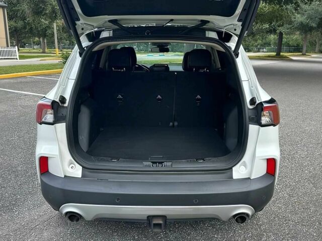 Белый Форд Эскейп, объемом двигателя 2 л и пробегом 30 тыс. км за 10000 $, фото 11 на Automoto.ua