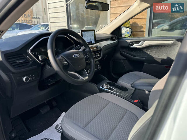 Белый Форд Эскейп, объемом двигателя 1.5 л и пробегом 110 тыс. км за 15999 $, фото 27 на Automoto.ua