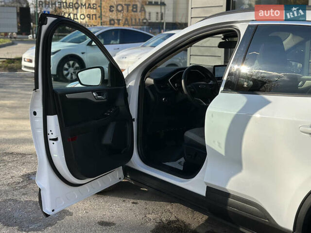 Белый Форд Эскейп, объемом двигателя 1.5 л и пробегом 110 тыс. км за 15999 $, фото 22 на Automoto.ua