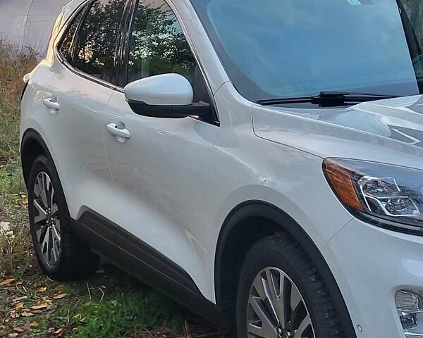 Белый Форд Эскейп, объемом двигателя 2.5 л и пробегом 135 тыс. км за 23000 $, фото 9 на Automoto.ua