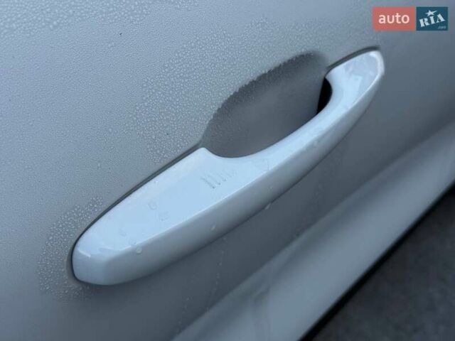 Білий Форд Ескейп, об'ємом двигуна 2.5 л та пробігом 60 тис. км за 19500 $, фото 55 на Automoto.ua