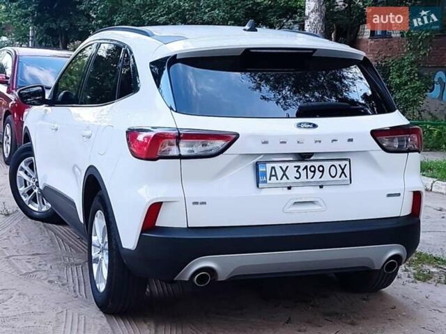 Білий Форд Ескейп, об'ємом двигуна 1.5 л та пробігом 59 тис. км за 14300 $, фото 1 на Automoto.ua