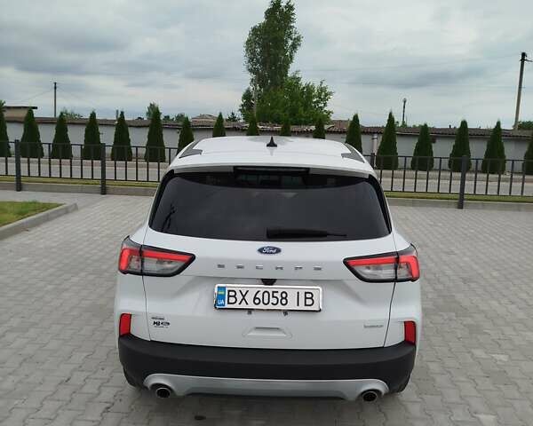 Білий Форд Ескейп, об'ємом двигуна 1.5 л та пробігом 79 тис. км за 15600 $, фото 2 на Automoto.ua