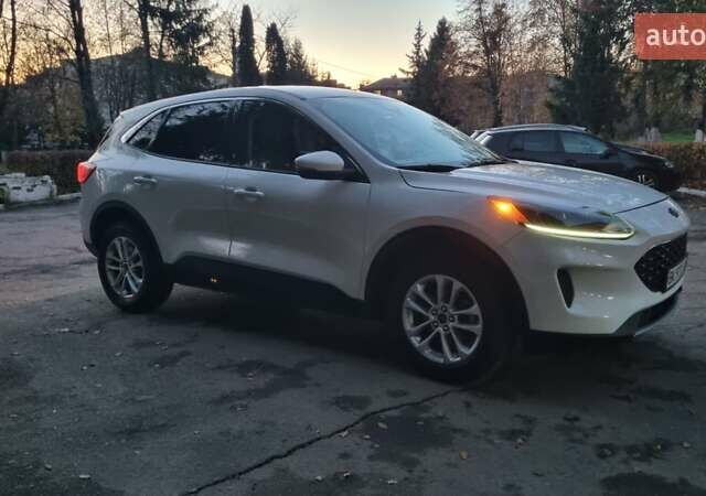 Белый Форд Эскейп, объемом двигателя 1.5 л и пробегом 90 тыс. км за 17900 $, фото 14 на Automoto.ua