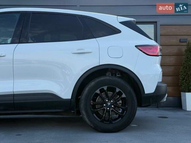 Білий Форд Ескейп, об'ємом двигуна 2.5 л та пробігом 60 тис. км за 19500 $, фото 9 на Automoto.ua
