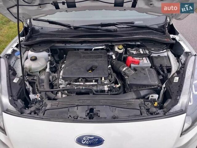 Білий Форд Ескейп, об'ємом двигуна 1.5 л та пробігом 32 тис. км за 19000 $, фото 9 на Automoto.ua
