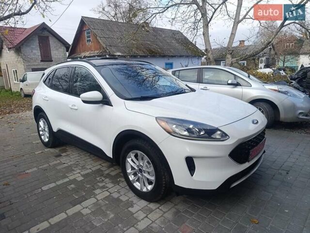 Білий Форд Ескейп, об'ємом двигуна 1.5 л та пробігом 110 тис. км за 15500 $, фото 1 на Automoto.ua