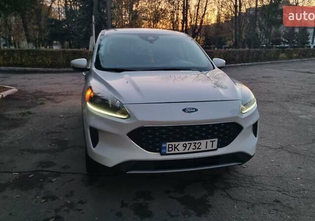 Белый Форд Эскейп, объемом двигателя 1.5 л и пробегом 90 тыс. км за 17900 $, фото 10 на Automoto.ua