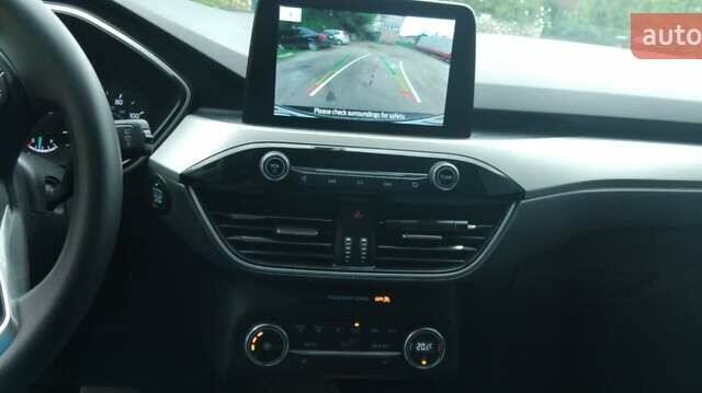 Белый Форд Эскейп, объемом двигателя 1.5 л и пробегом 149 тыс. км за 15000 $, фото 2 на Automoto.ua