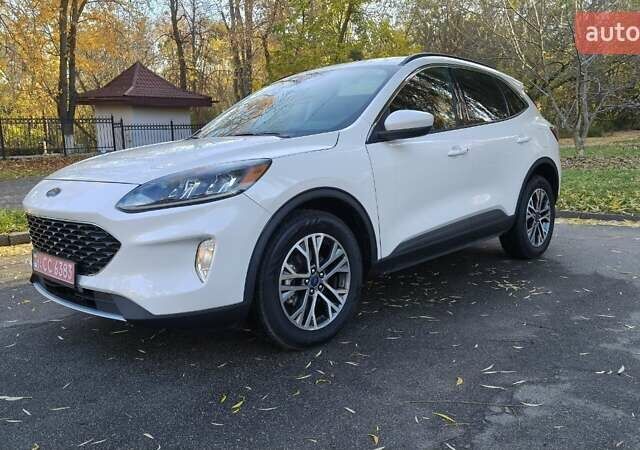 Білий Форд Ескейп, об'ємом двигуна 1.5 л та пробігом 101 тис. км за 17900 $, фото 20 на Automoto.ua