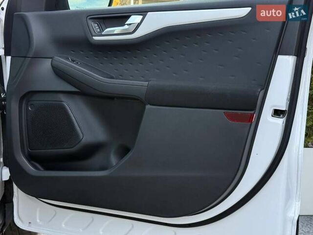 Білий Форд Ескейп, об'ємом двигуна 2.5 л та пробігом 60 тис. км за 19500 $, фото 58 на Automoto.ua
