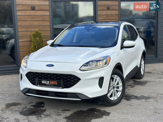 Белый Форд Эскейп, объемом двигателя 1.5 л и пробегом 110 тыс. км за 15999 $, фото 1 на Automoto.ua