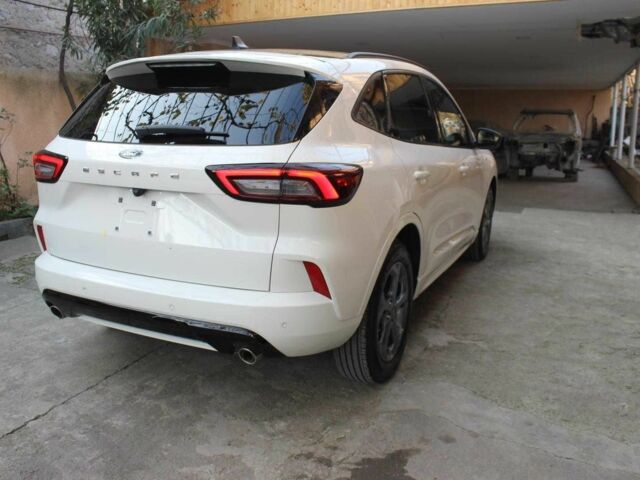 Білий Форд Ескейп, об'ємом двигуна 1.5 л та пробігом 2 тис. км за 13400 $, фото 6 на Automoto.ua