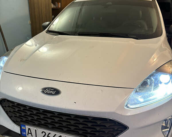 Білий Форд Ескейп, об'ємом двигуна 1.5 л та пробігом 36 тис. км за 16300 $, фото 1 на Automoto.ua