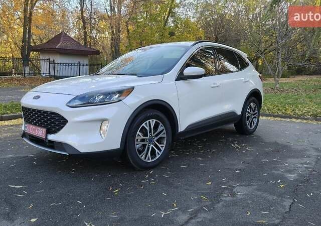 Білий Форд Ескейп, об'ємом двигуна 1.5 л та пробігом 101 тис. км за 17900 $, фото 5 на Automoto.ua