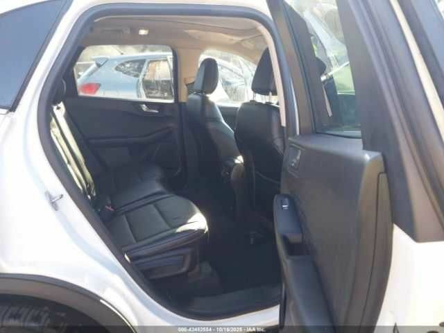 Белый Форд Эскейп, объемом двигателя 2.5 л и пробегом 98 тыс. км за 5500 $, фото 7 на Automoto.ua