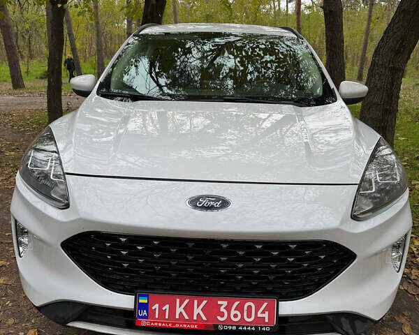 Белый Форд Эскейп, объемом двигателя 1.5 л и пробегом 145 тыс. км за 14000 $, фото 1 на Automoto.ua