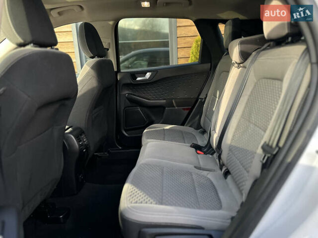 Белый Форд Эскейп, объемом двигателя 1.5 л и пробегом 110 тыс. км за 15999 $, фото 46 на Automoto.ua