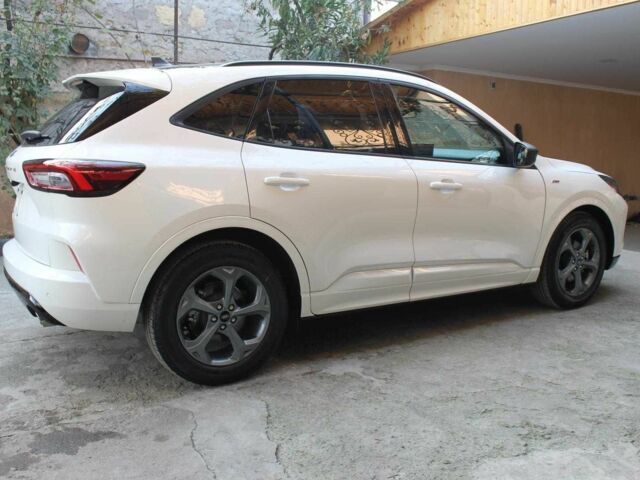 Білий Форд Ескейп, об'ємом двигуна 1.5 л та пробігом 2 тис. км за 13400 $, фото 7 на Automoto.ua