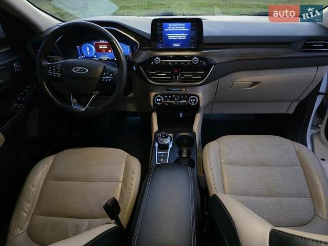 Форд Эскейп 2020 в Тернополе на Automoto.ua Белый Форд Эскейп, объемом двигателя 2 л и пробегом 89 тыс. км за 17499 $, фото 27 на Automoto.ua