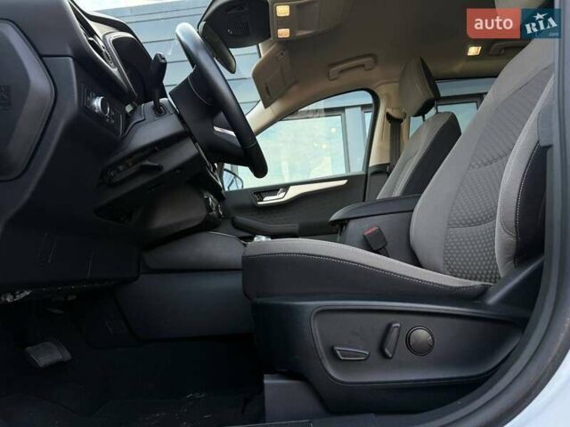 Білий Форд Ескейп, об'ємом двигуна 2.5 л та пробігом 60 тис. км за 19500 $, фото 29 на Automoto.ua