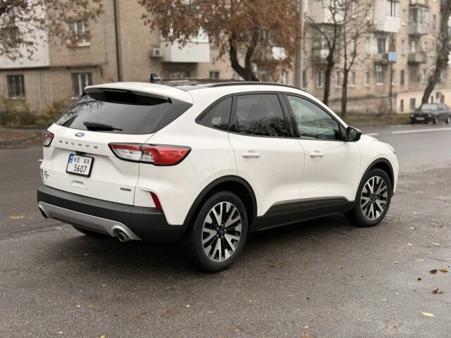 Белый Форд Эскейп, объемом двигателя 2.5 л и пробегом 72 тыс. км за 22400 $, фото 4 на Automoto.ua