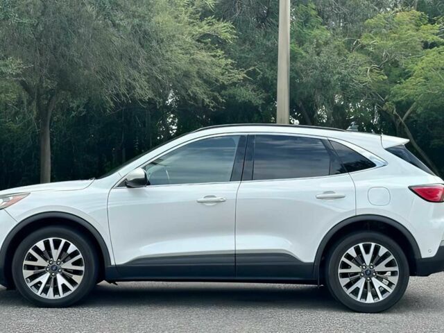 Белый Форд Эскейп, объемом двигателя 2 л и пробегом 30 тыс. км за 10000 $, фото 2 на Automoto.ua